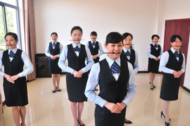 塑文明礼仪之形，铸礼仪服务之魂——文明服务基本礼仪培训心得